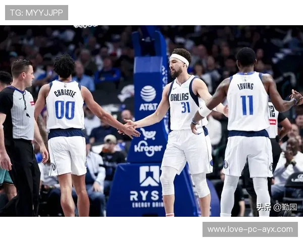 快船团队在比赛中段完成漂亮的攻防转换