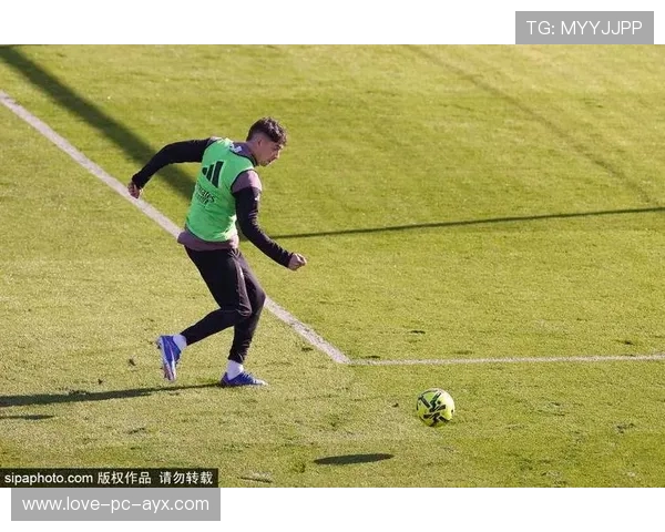 皇马替补前锋一脚远射成热门话题