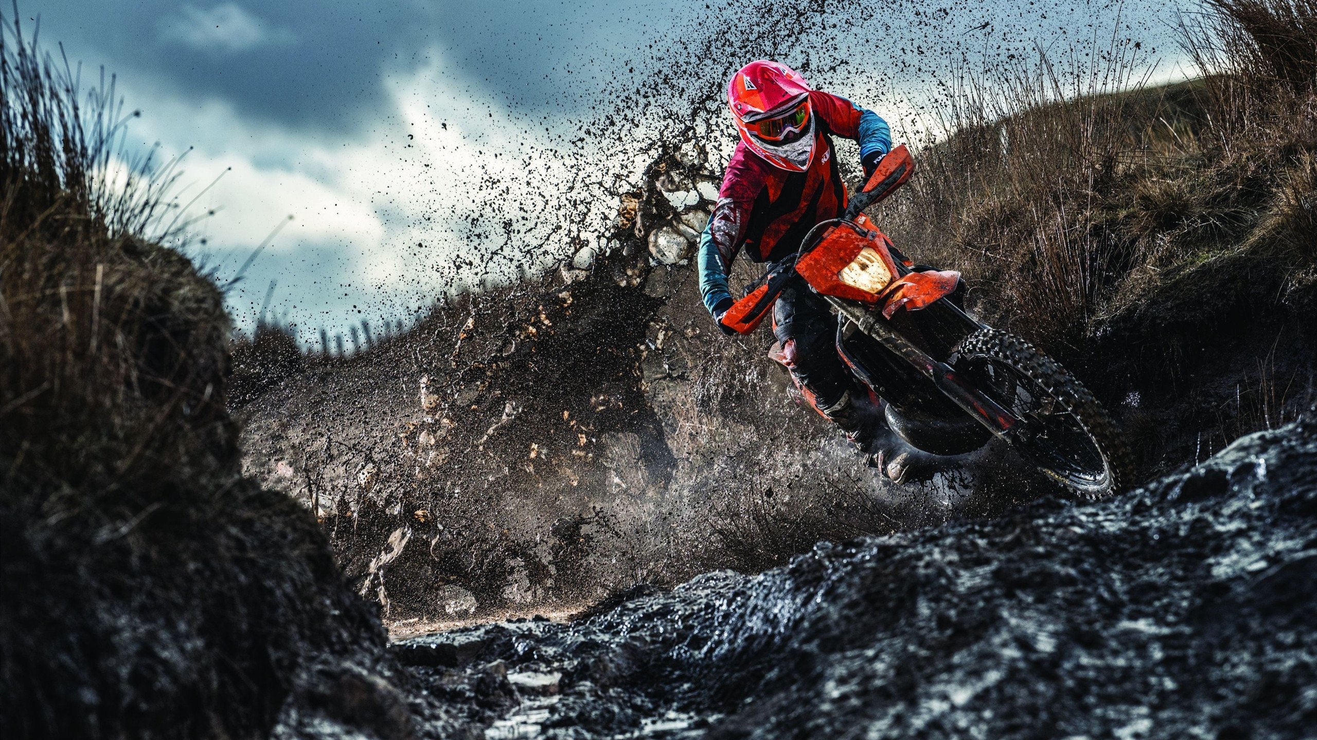 “逆转奇迹!湖人最后一分钟逆袭热火燃爆全场”,湖人最后一场常规赛